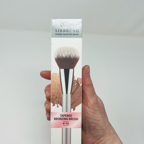 NWT IT Cosmetics #150 Airbrush Tapered Powder Bronzer Brush. Brand new in box. - Picture 2 of 14
